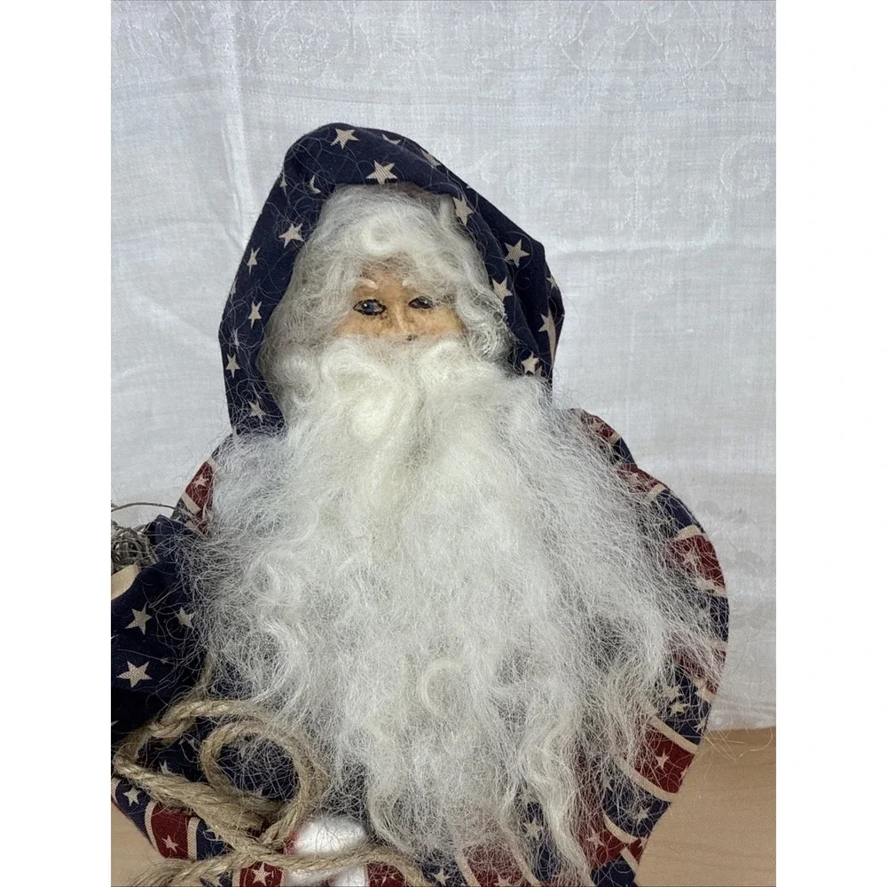 Americana‎ Old World Santa Figure